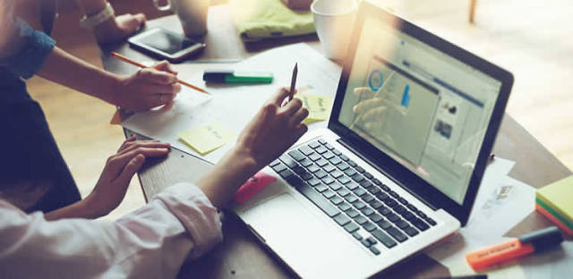 Can self employed business owners get a commercial mortgage in Slough? Learn about deposits, income checks, documents and lender requirements.